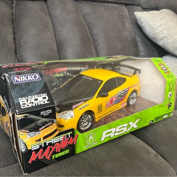Street MaXtreme Acura RSX Yellow Toy Car - Picture 2 of 7